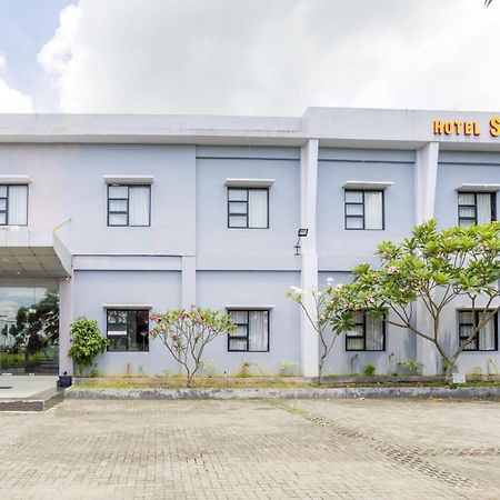 Oyo 3343 Sunrise Hotel Banjarbaru Ngoại thất bức ảnh