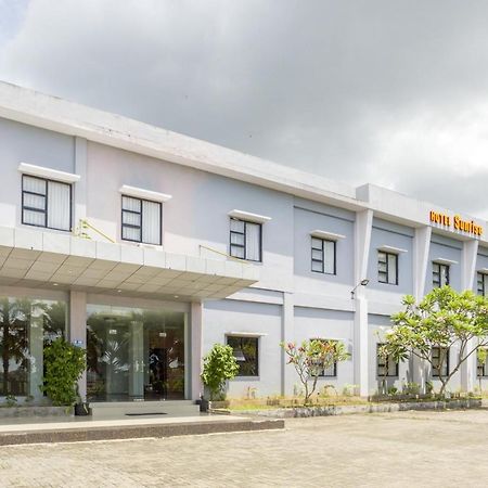 Oyo 3343 Sunrise Hotel Banjarbaru Ngoại thất bức ảnh