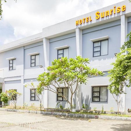 Oyo 3343 Sunrise Hotel Banjarbaru Ngoại thất bức ảnh