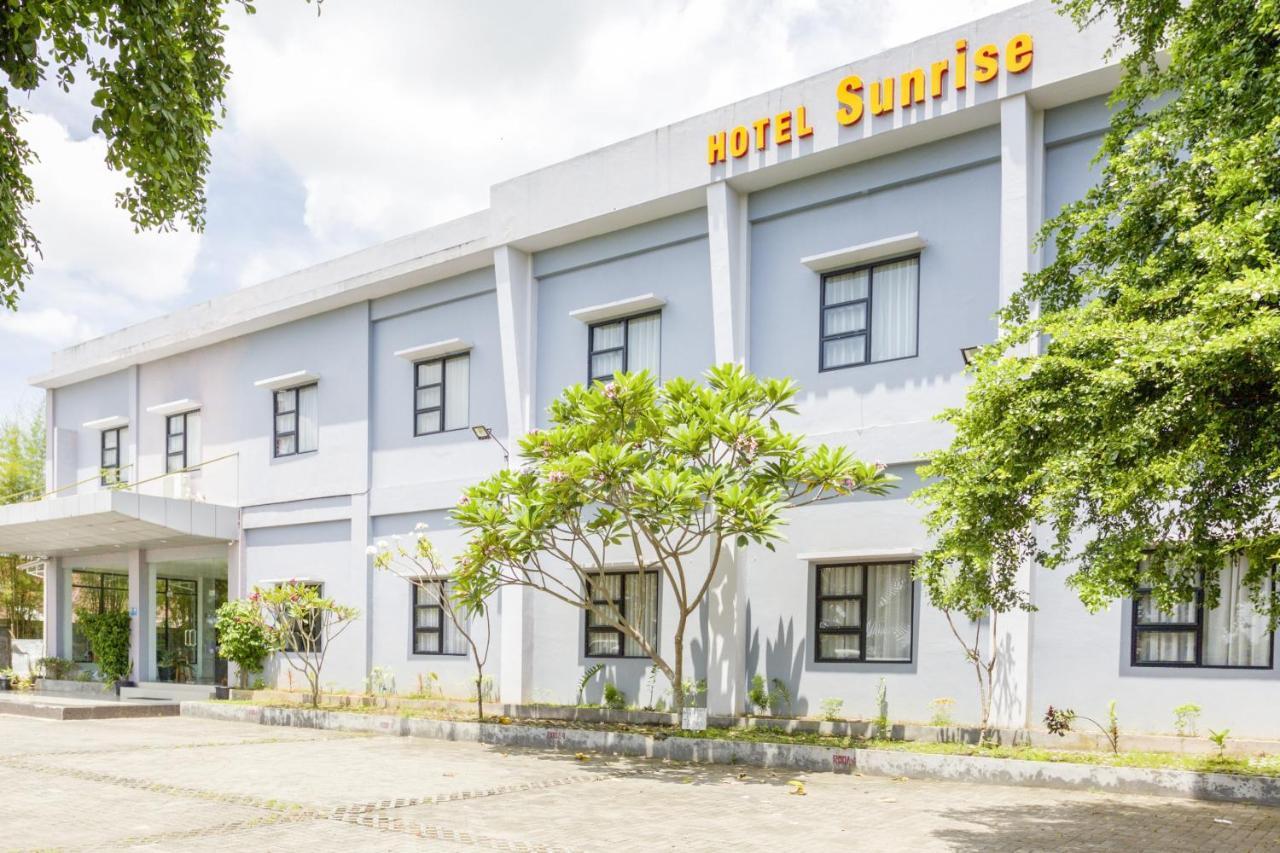 Oyo 3343 Sunrise Hotel Banjarbaru Ngoại thất bức ảnh