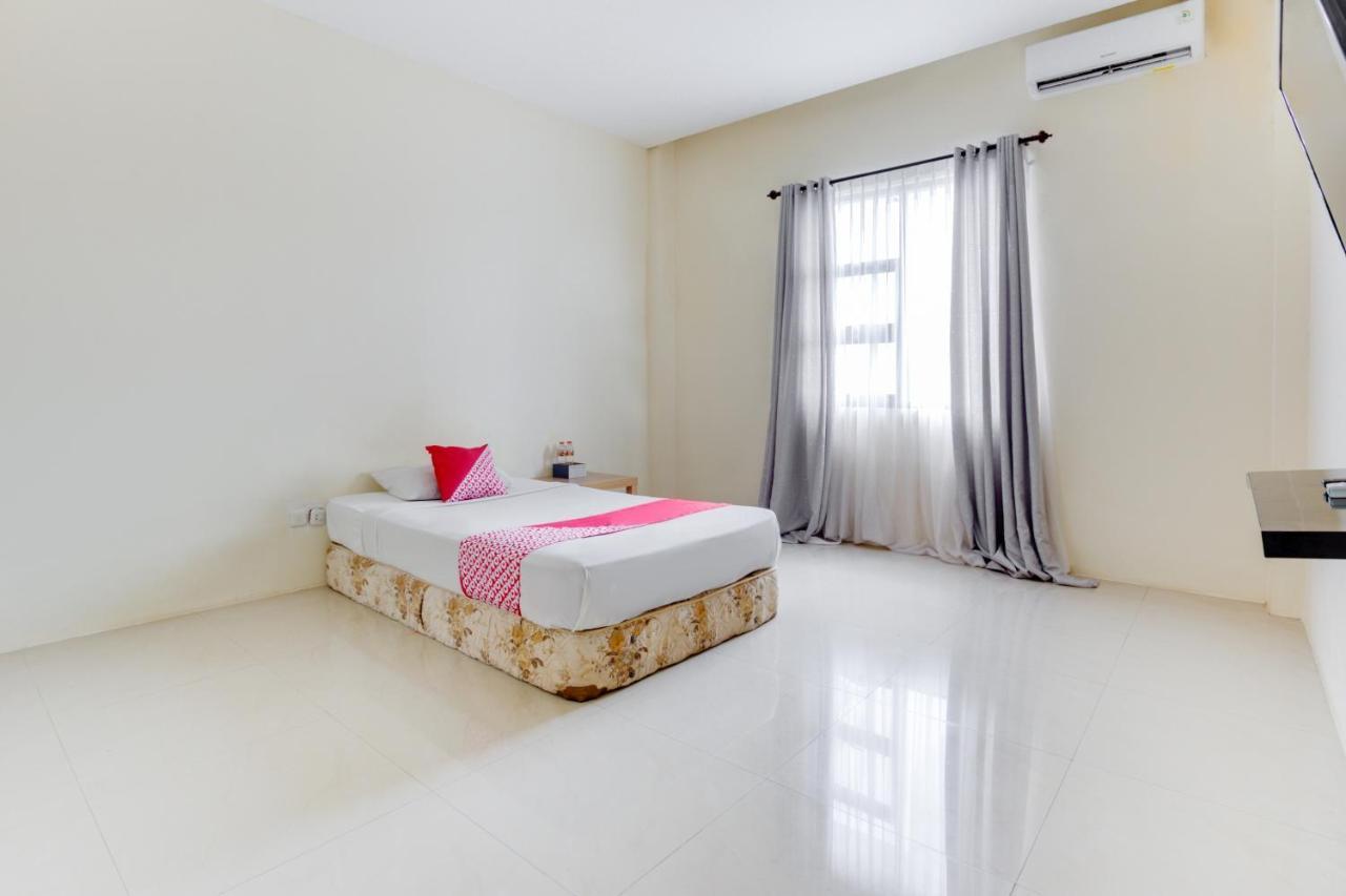 Oyo 3343 Sunrise Hotel Banjarbaru Ngoại thất bức ảnh