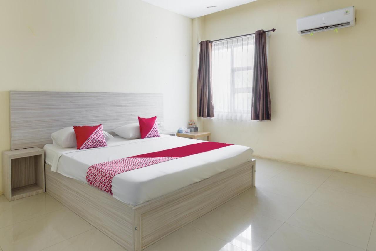 Oyo 3343 Sunrise Hotel Banjarbaru Ngoại thất bức ảnh