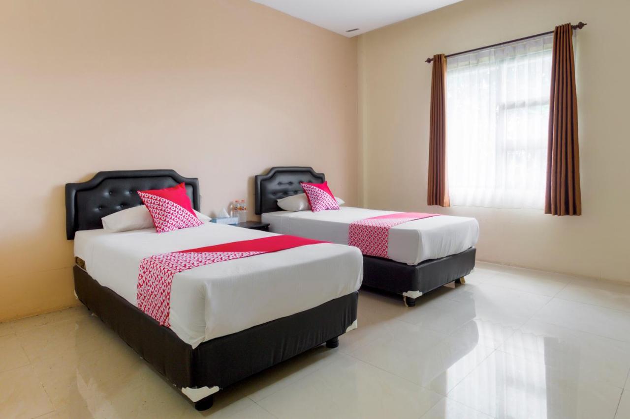 Oyo 3343 Sunrise Hotel Banjarbaru Ngoại thất bức ảnh